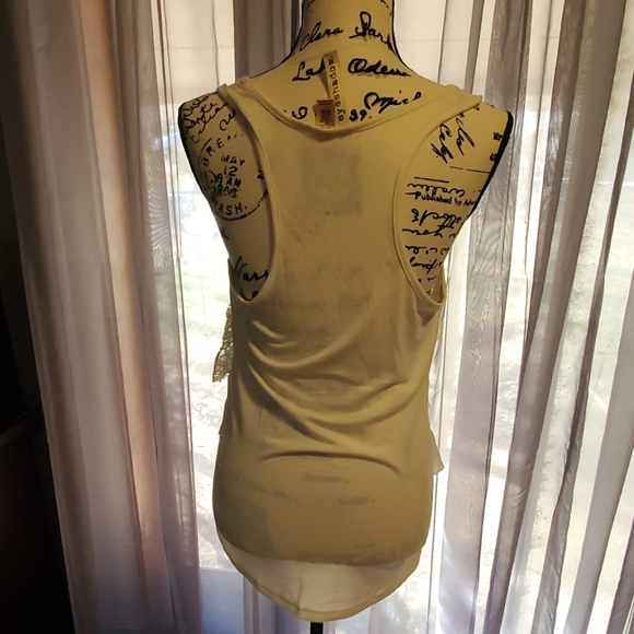 Eyeshadow Tank Top - Picture 3 of 3